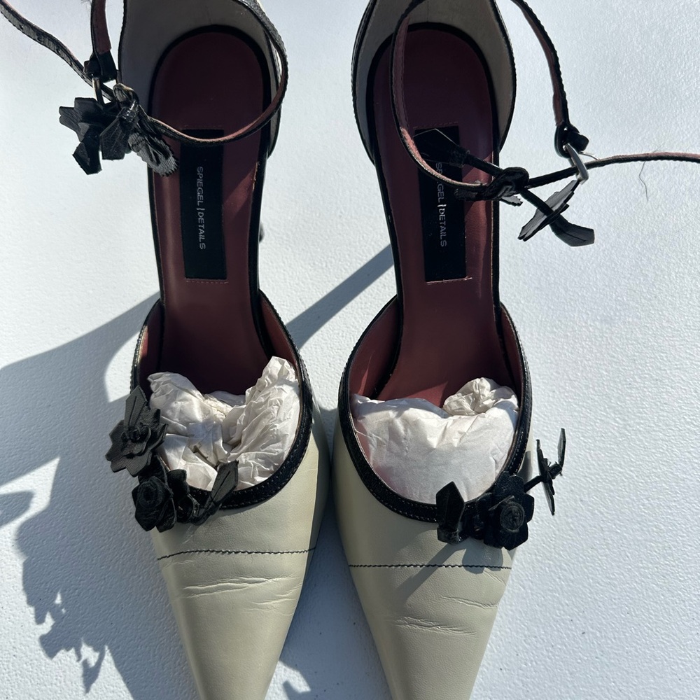 Spiegel Elegant Cream and Black Heels